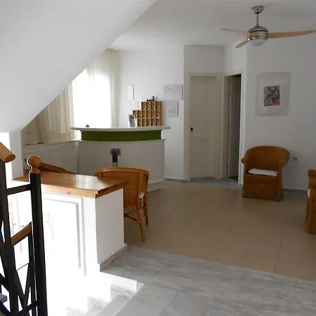 ακτή Ξενοδοχείο 2*