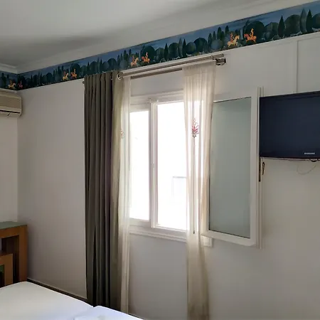 ακτή 2* Σκιάθος Πόλη