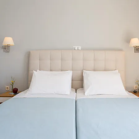 ακτή Σκιάθος Πόλη