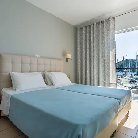 Ξενοδοχείο ακτή 2*