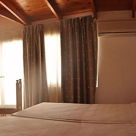 ακτή Σκιάθος Πόλη