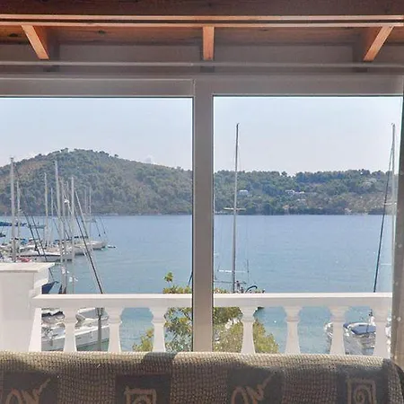 Akti مدينة سكياثوس
