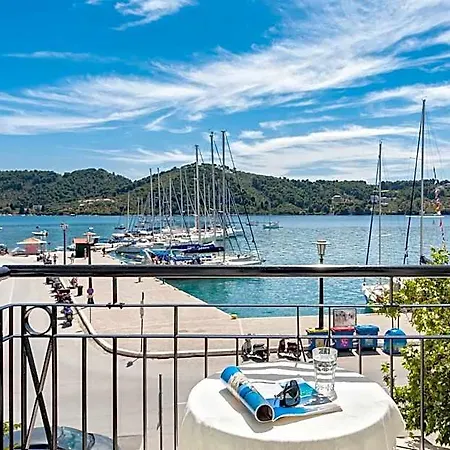 Akti 2* Skiathos stad