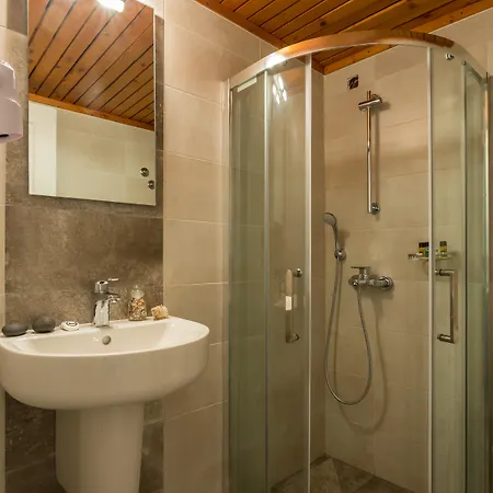 Hotel Akti 2*